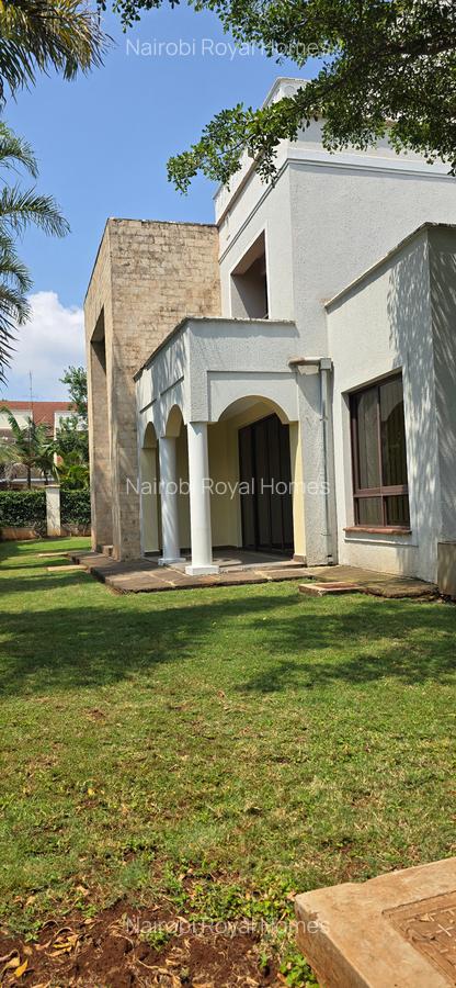5 Bed Townhouse with En Suite at Lavington Green - 6