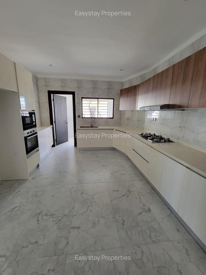 Furnished 3 Bed Apartment with En Suite in Kileleshwa - 2