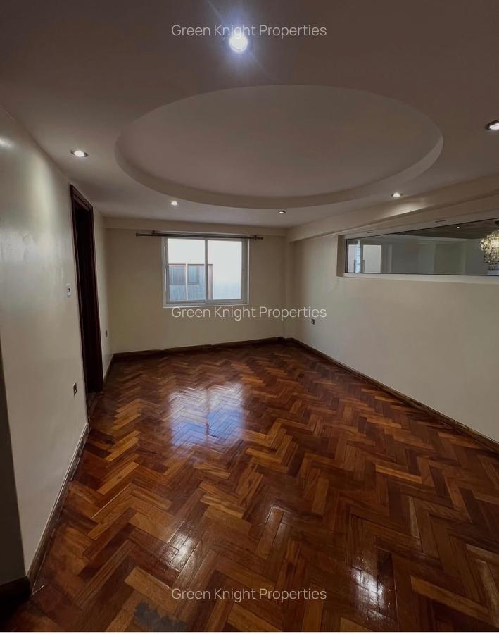 5 Bed Townhouse with En Suite in Lavington - 7