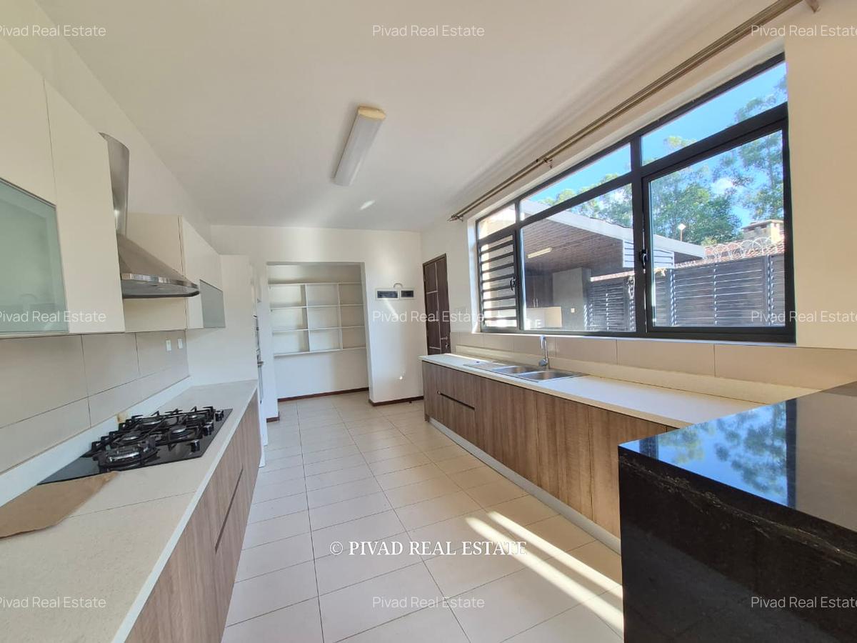 4 Bed House with Garden in Garden Estate - 8