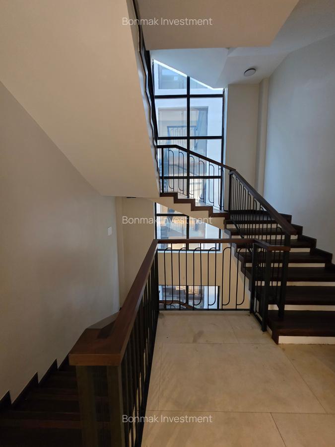 5 Bed Townhouse with En Suite at Manyani Estate. - 18