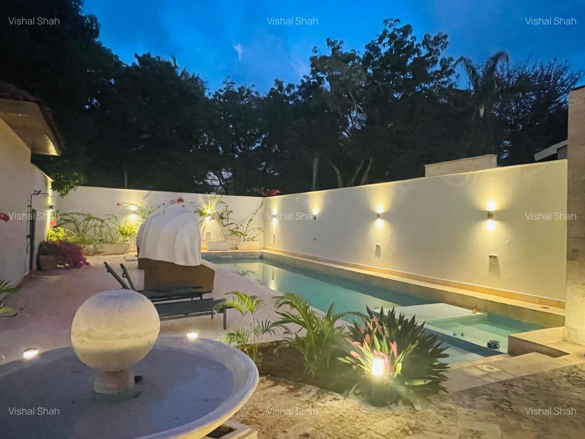 4 Bed Villa with En Suite at Bofa Road - 1