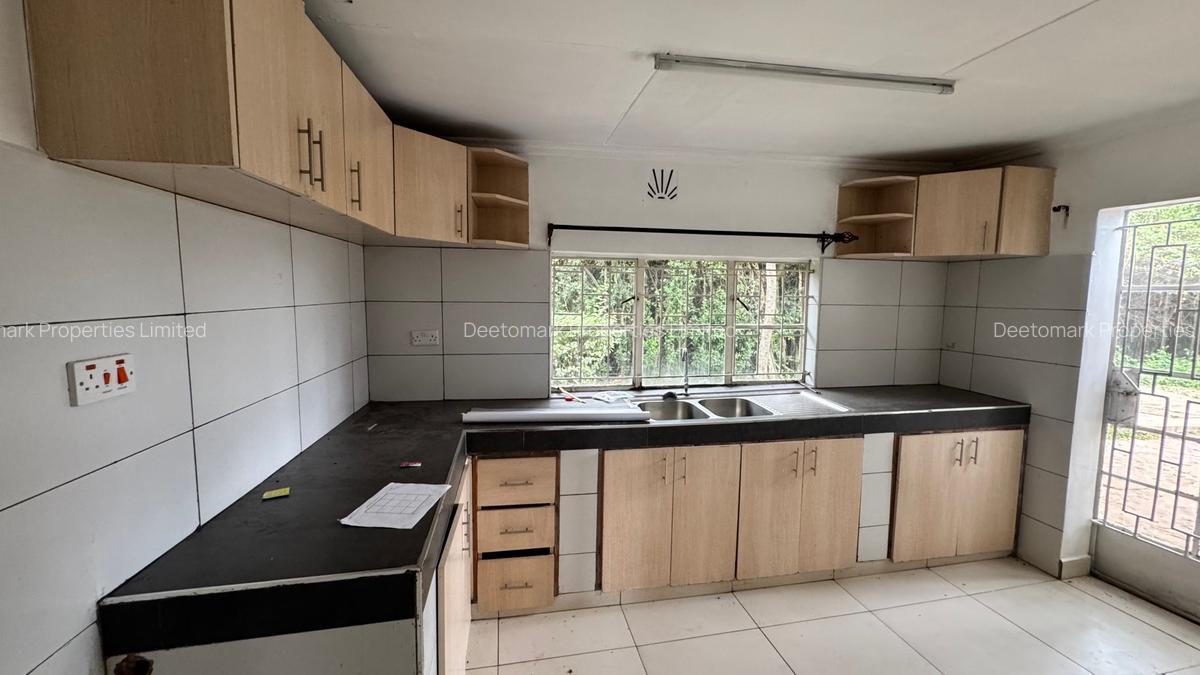 3 Bed House with En Suite at University Road - 12