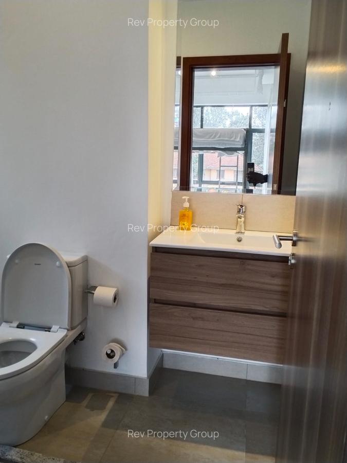 4 Bed Townhouse with En Suite in Gigiri - 17