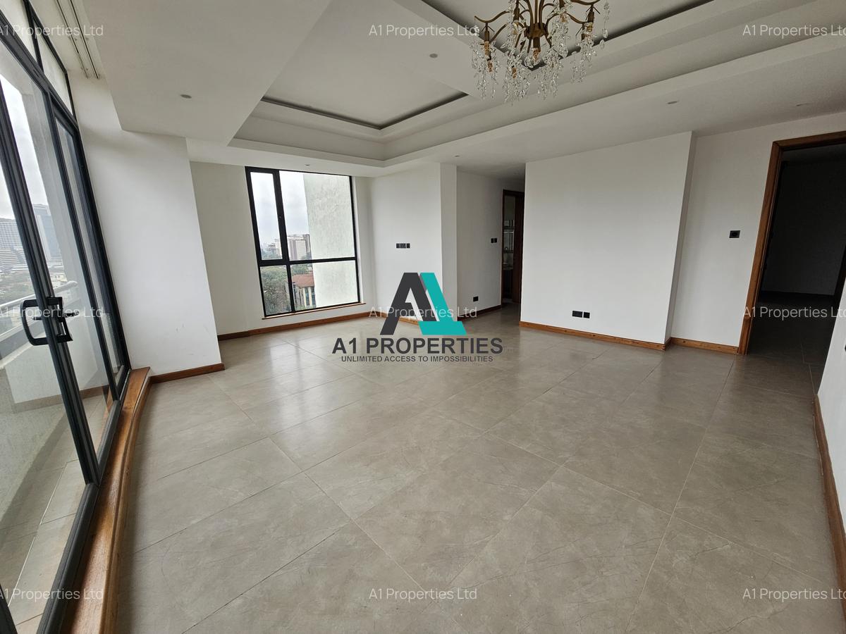 4 Bed Apartment with En Suite in Riverside - 9