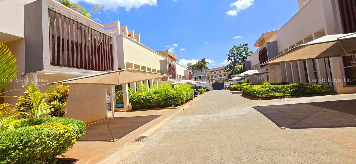 5 Bed Townhouse with En Suite at Lavington Green - 6