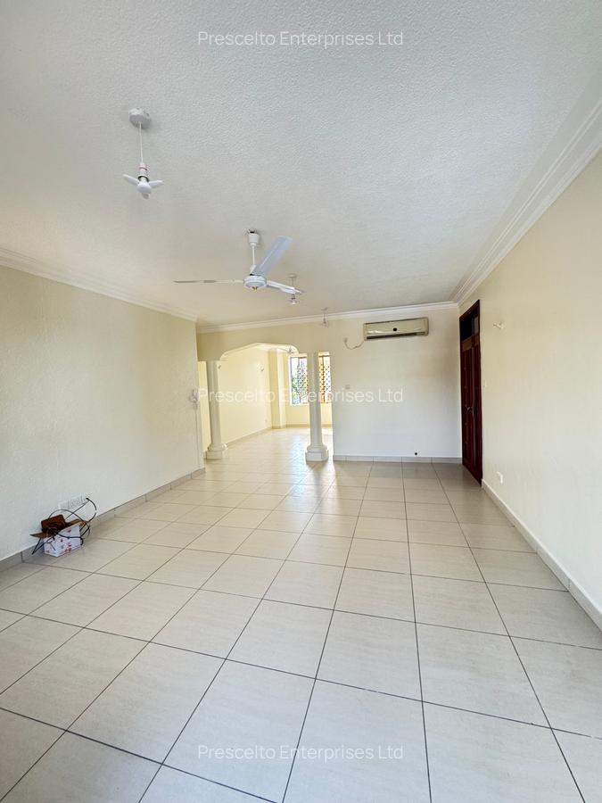 2 Bed Apartment with En Suite at Off Links Road - 1