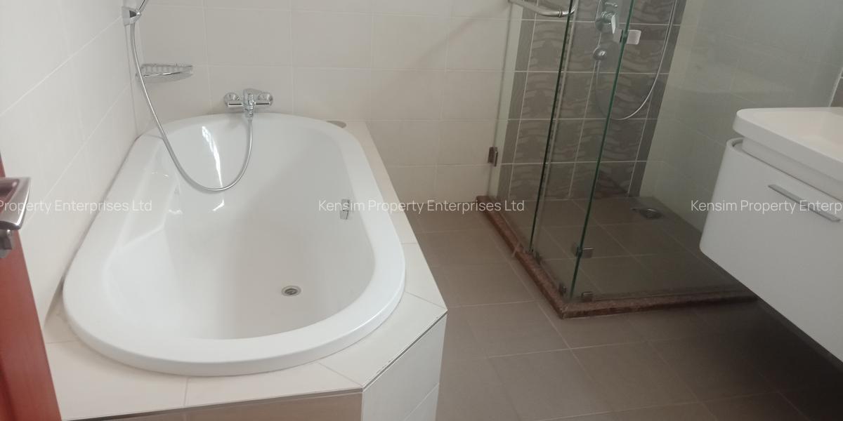 5 Bed Townhouse with En Suite in Lavington - 19
