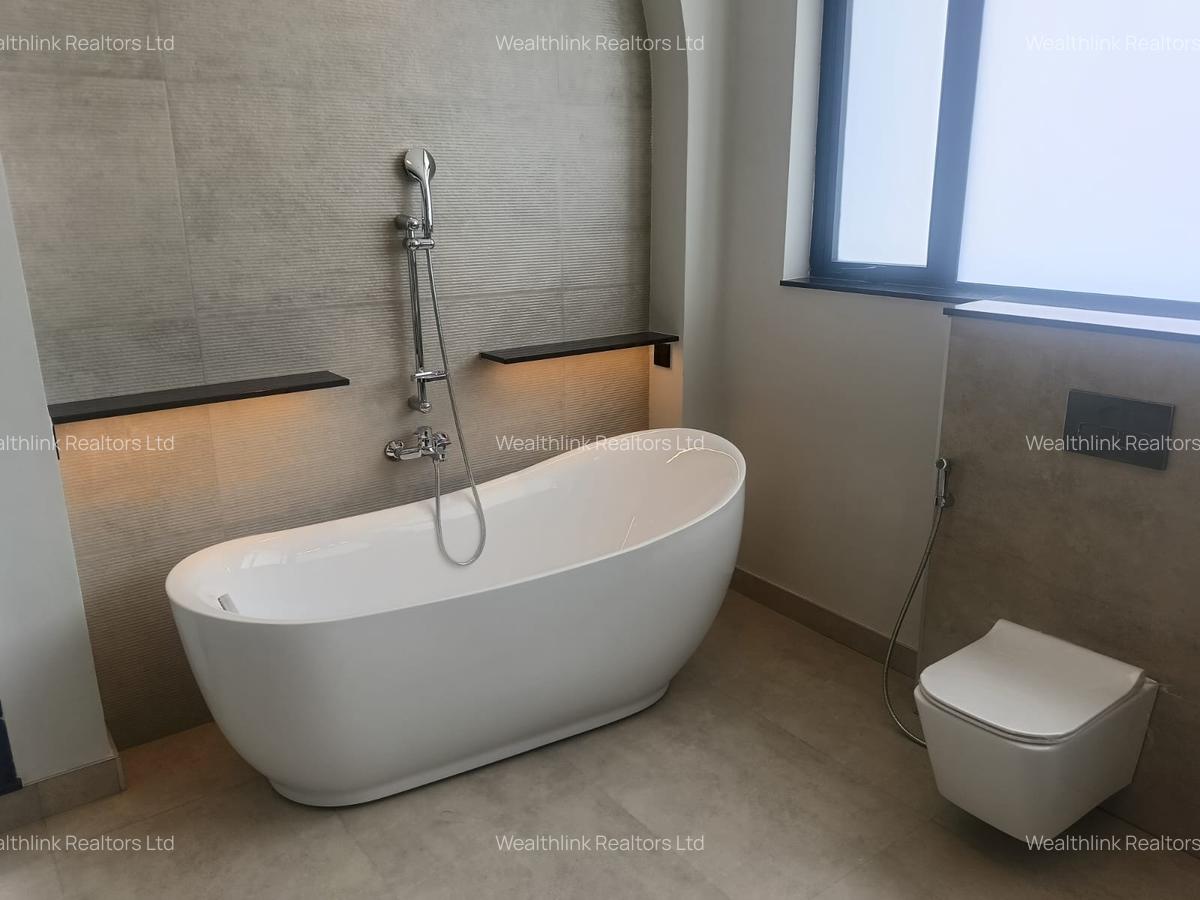 5 Bed House with En Suite at Nyari - 10