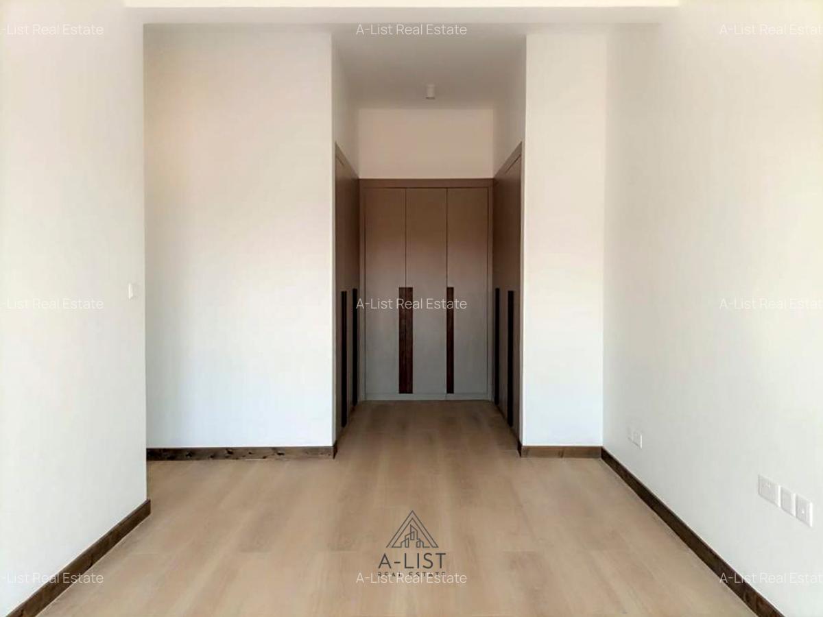 2 Bed Apartment with En Suite at Two Rivers - 2