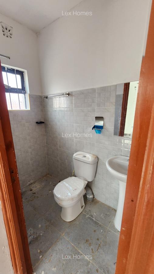 4 Bed House with En Suite at Kahuho - 20