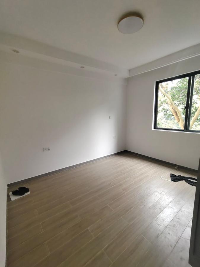 Serviced 2 Bed Apartment with Gym at Riverside Drive - 11