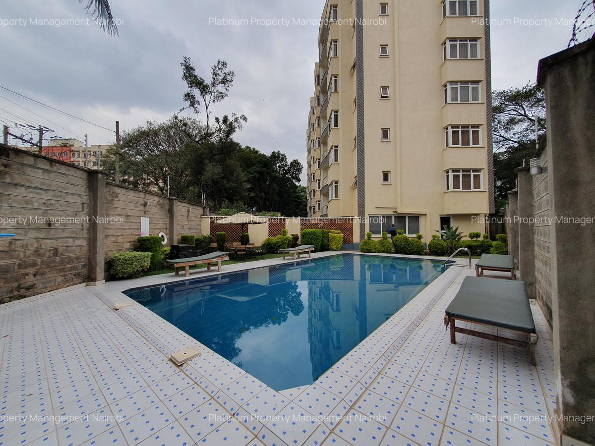 Serviced 2 Bed Apartment with En Suite at Brookside - 16