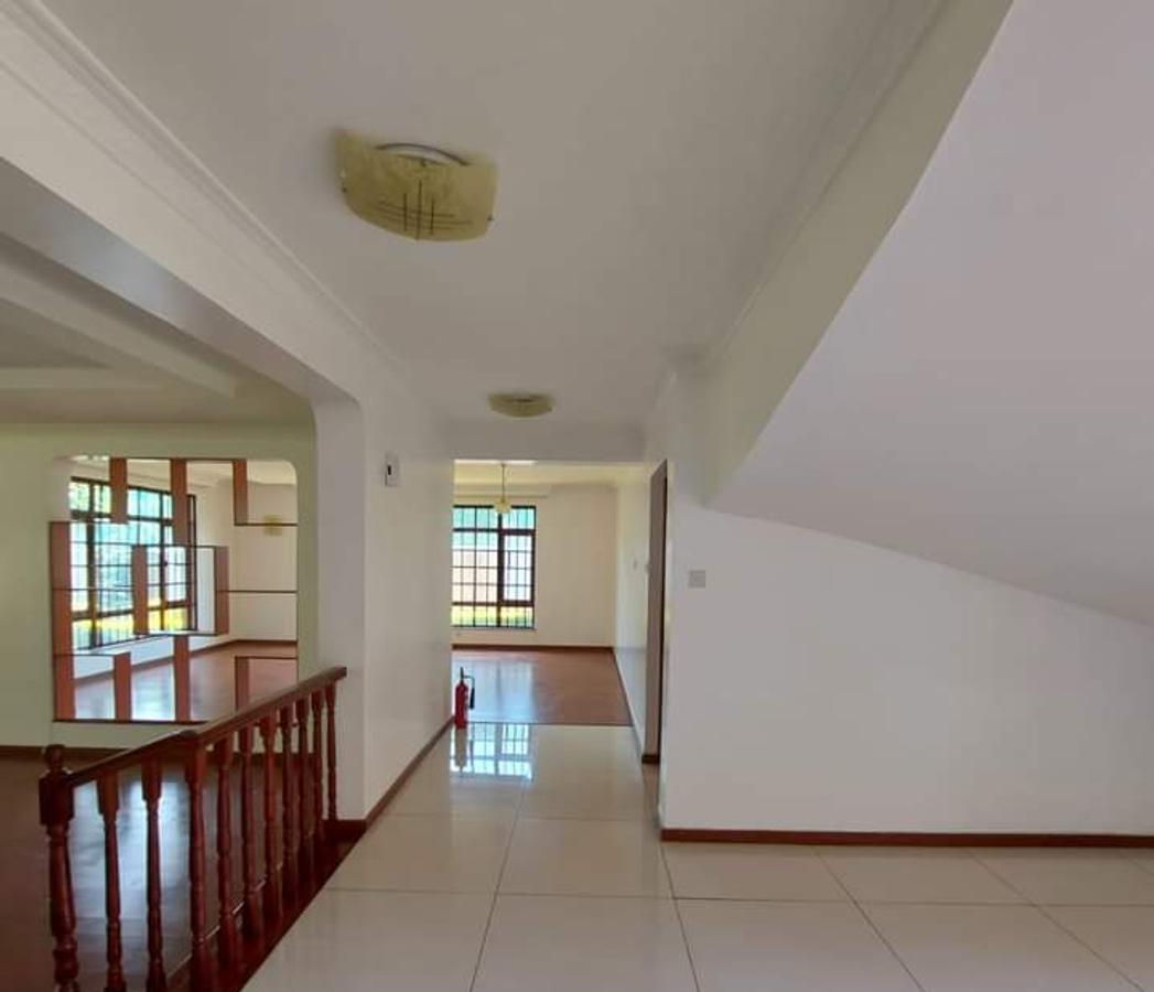 5 Bed Townhouse with En Suite in Runda - 14