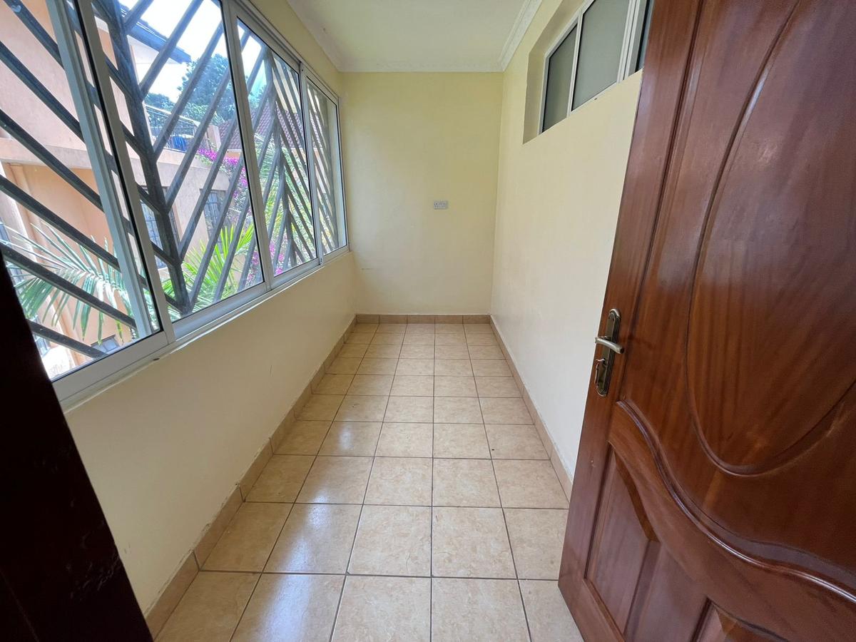 5 Bed Townhouse with En Suite at Westlands - 10