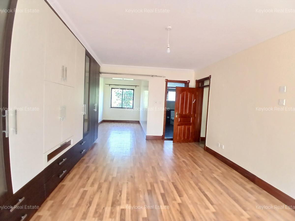 5 Bed Townhouse with En Suite at Gravelia Groove - 11