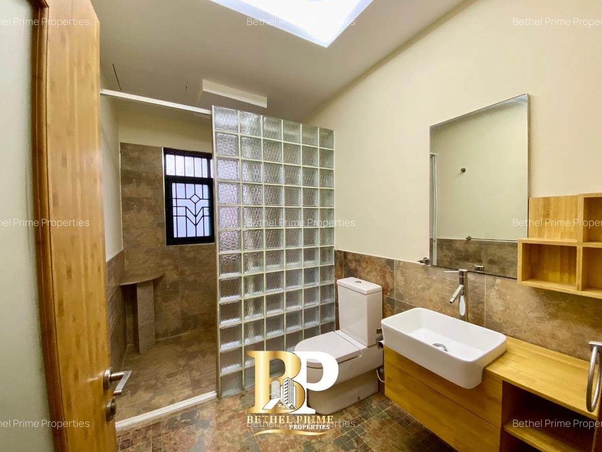 5 Bed Villa with En Suite in Kyuna - 20