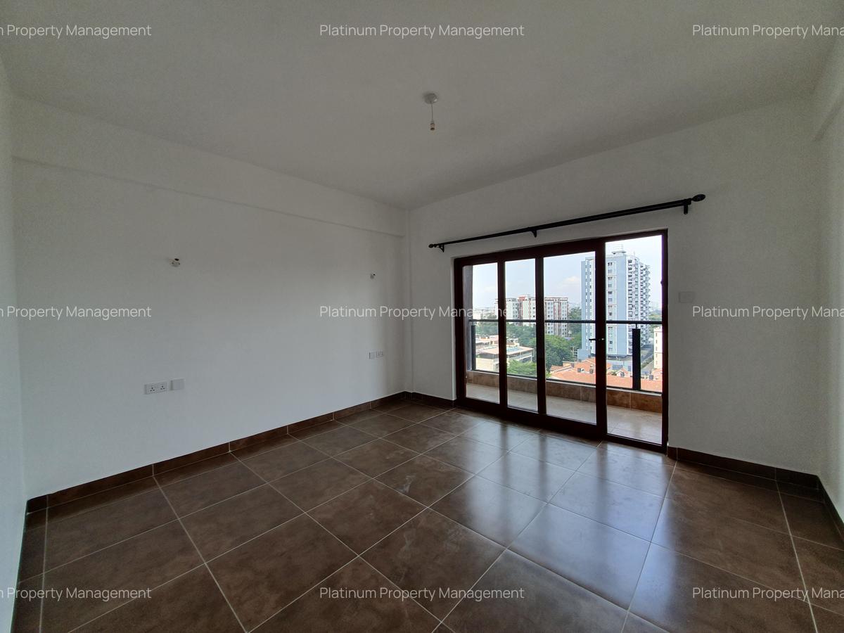 3 Bed Apartment with En Suite in Parklands - 9