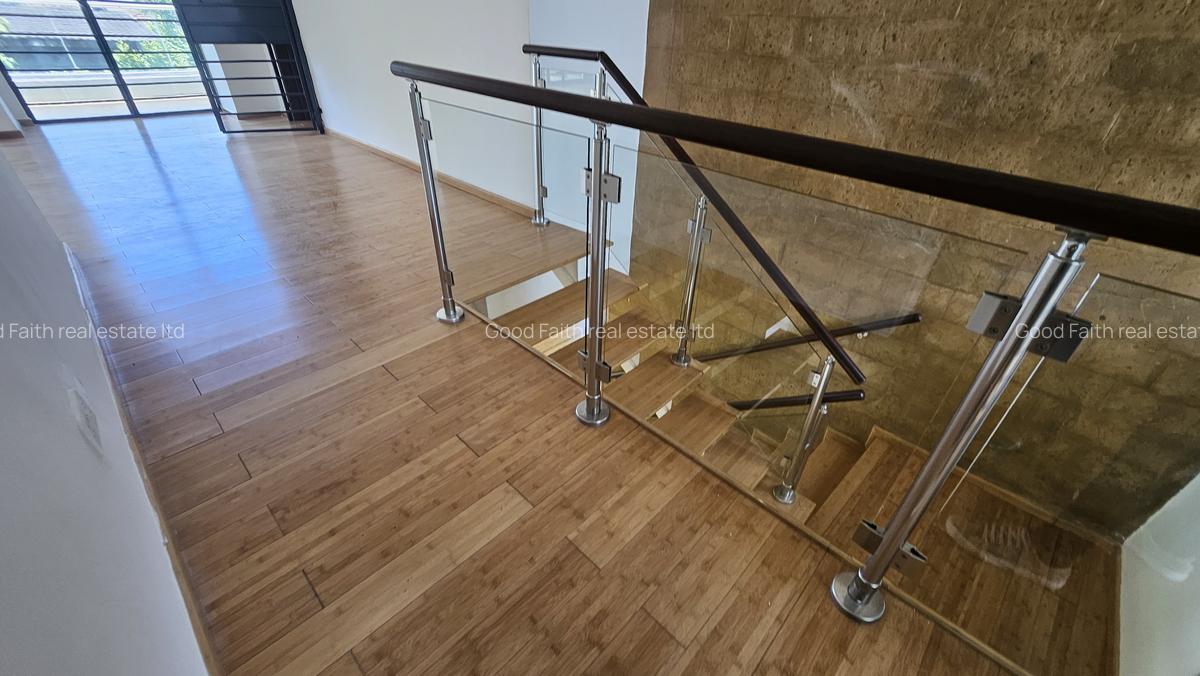 4 Bed House with En Suite in Garden Estate - 15