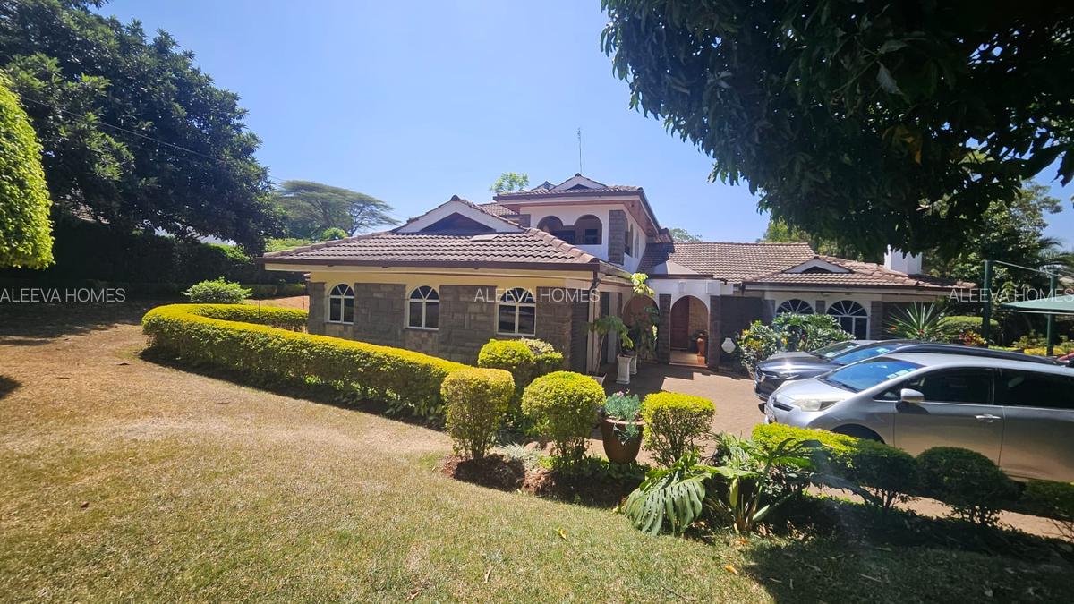 5 Bed House with En Suite in Lavington - 16
