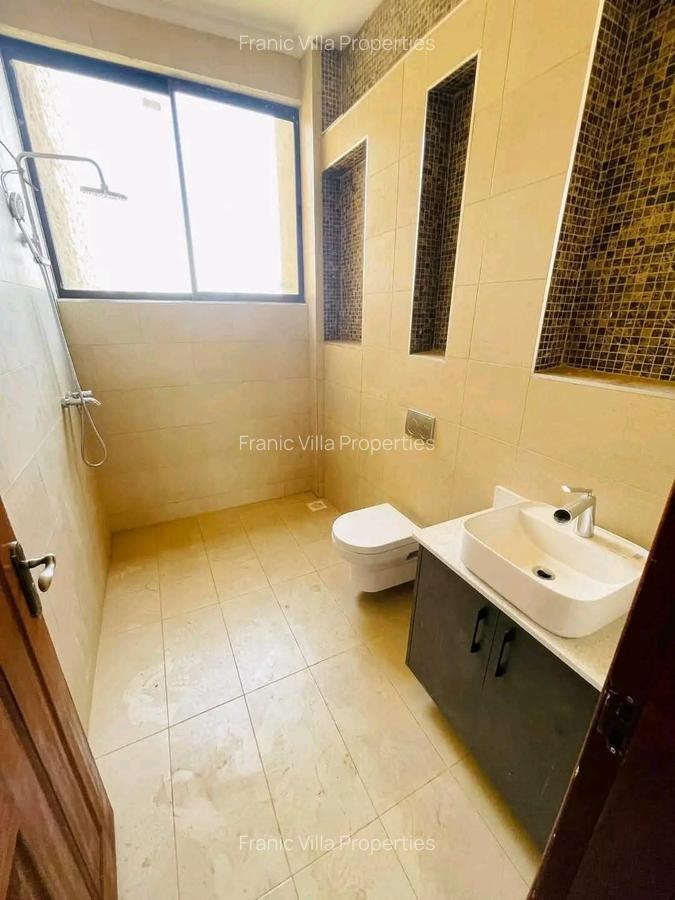4 Bed House with En Suite at Membley - 3