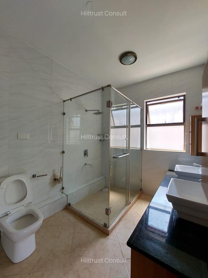 5 Bed Townhouse with En Suite in Lavington - 5