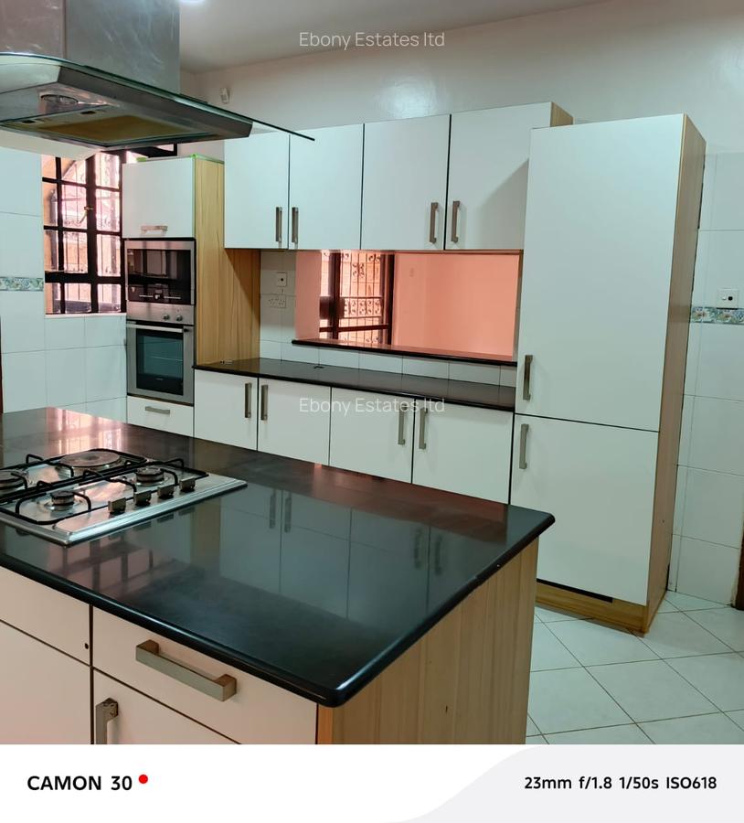 5 Bed Townhouse with En Suite in Lavington - 10