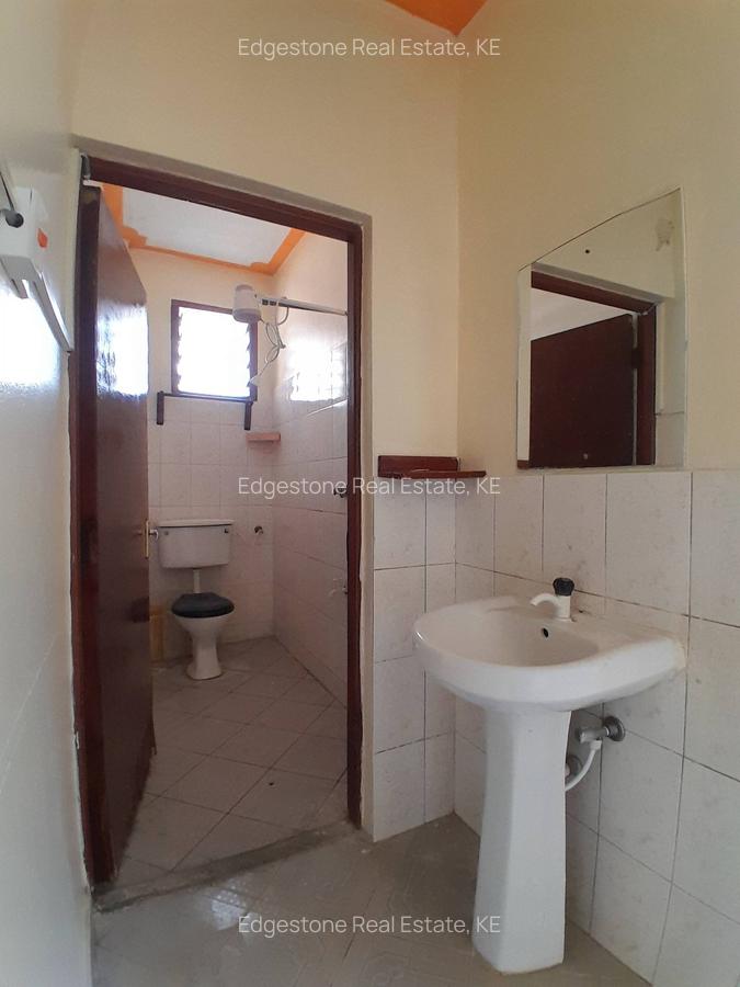 2 Bed Apartment with Borehole in Mtwapa - 4