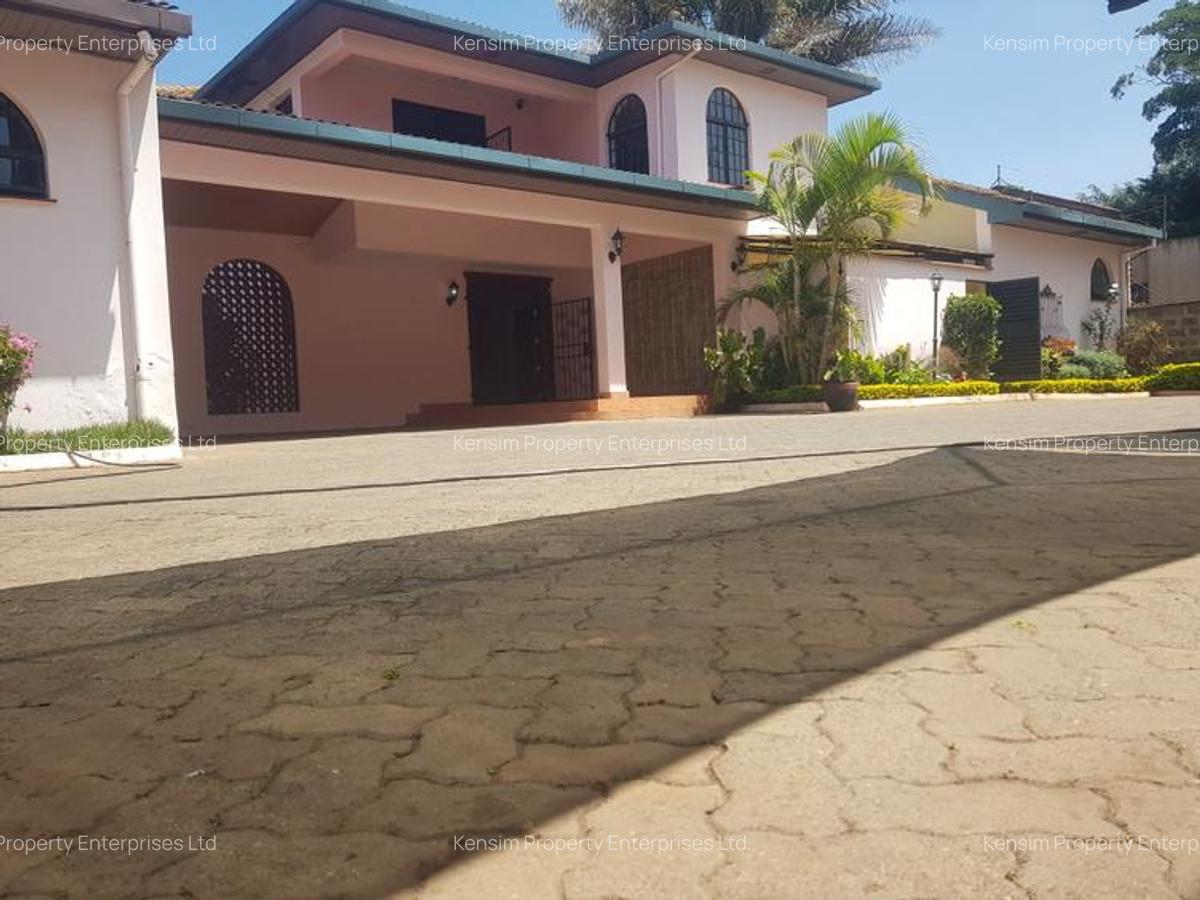 4 Bed Townhouse with En Suite in Lavington - 18
