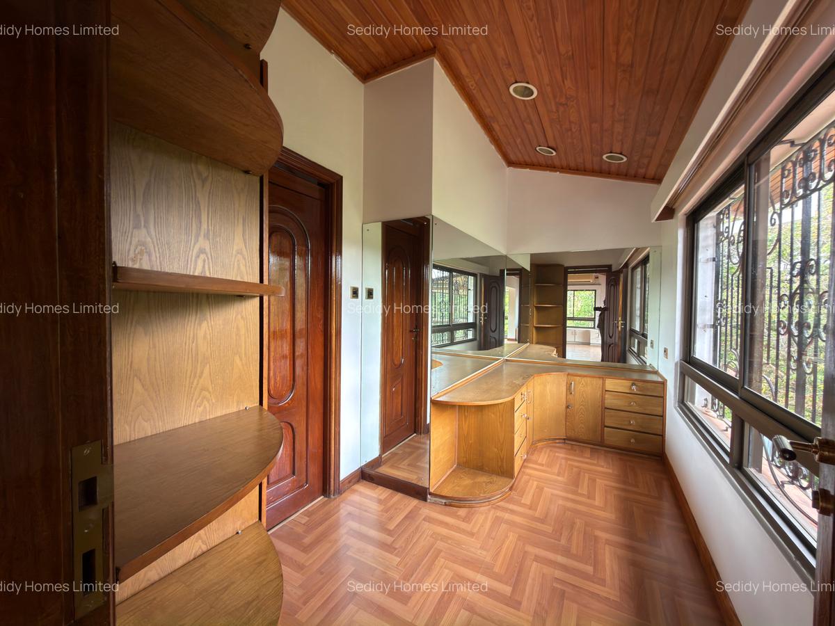 6 Bed House with En Suite in Gigiri - 14