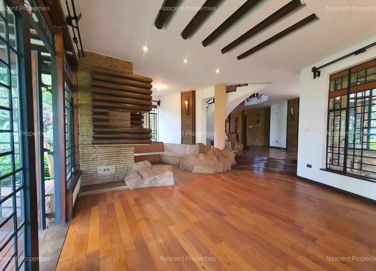 5 Bed Villa with En Suite at Lake View - 10