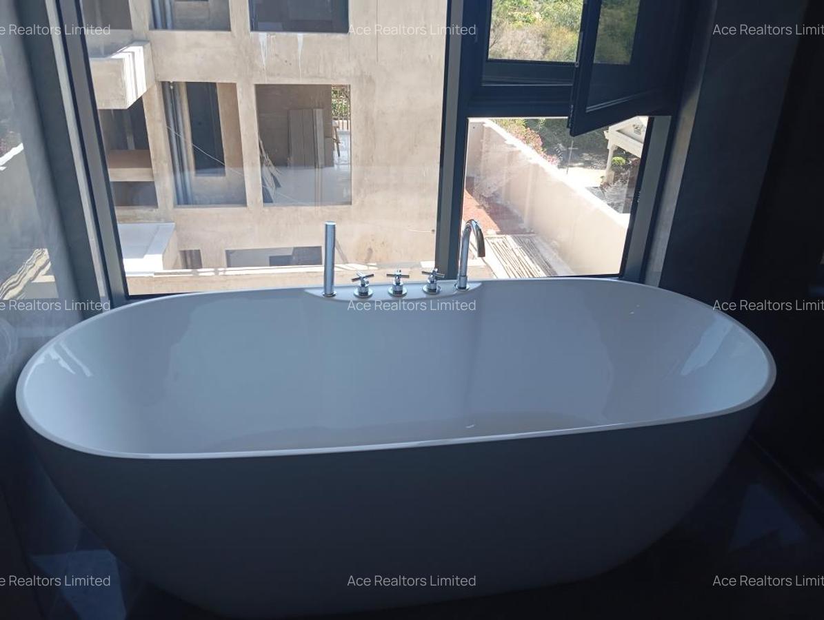 5 Bed Villa with En Suite at Jacaranda Avenue Nairobi - 16