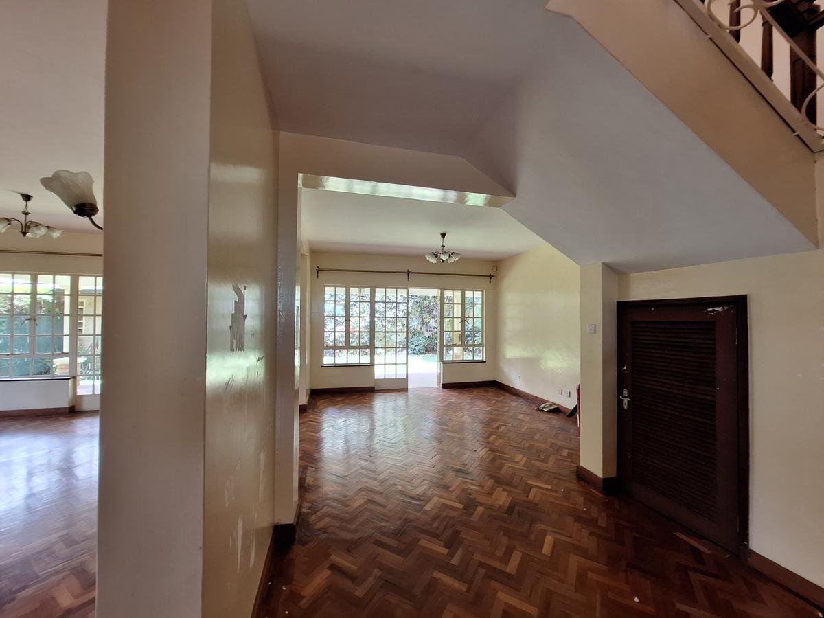 5 Bed Townhouse with En Suite in Lavington - 10