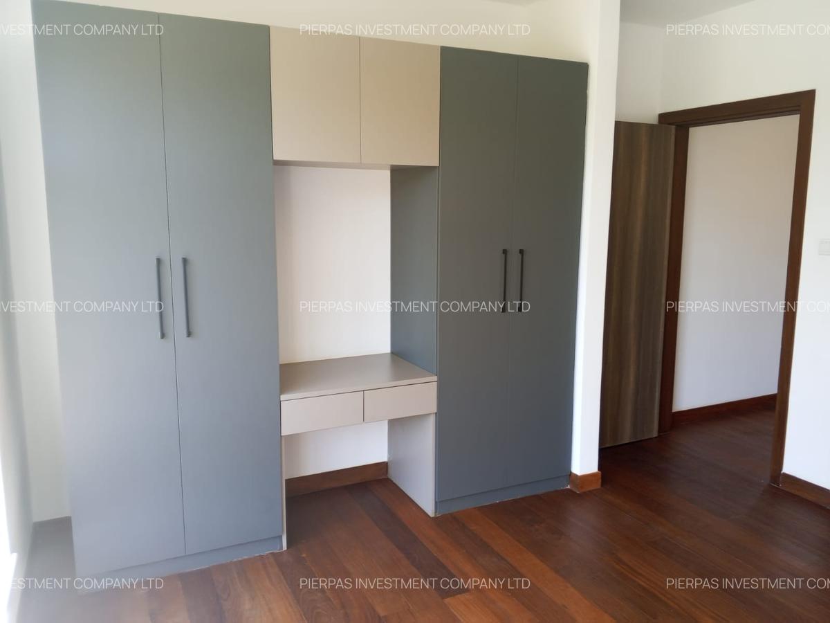 4 Bed Townhouse with En Suite in Runda - 17