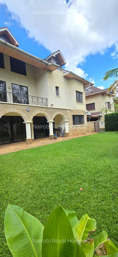5 Bed Townhouse with En Suite at Lavington Off Convent Drive - 8