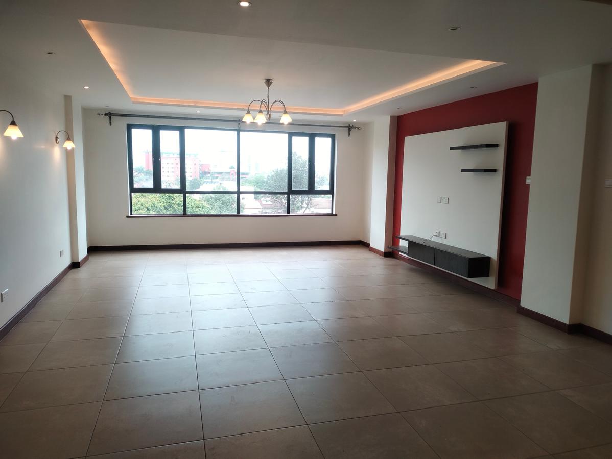 3 Bed Apartment with En Suite at Located In Parklands Few Minutes Drive To Gigiri - 1