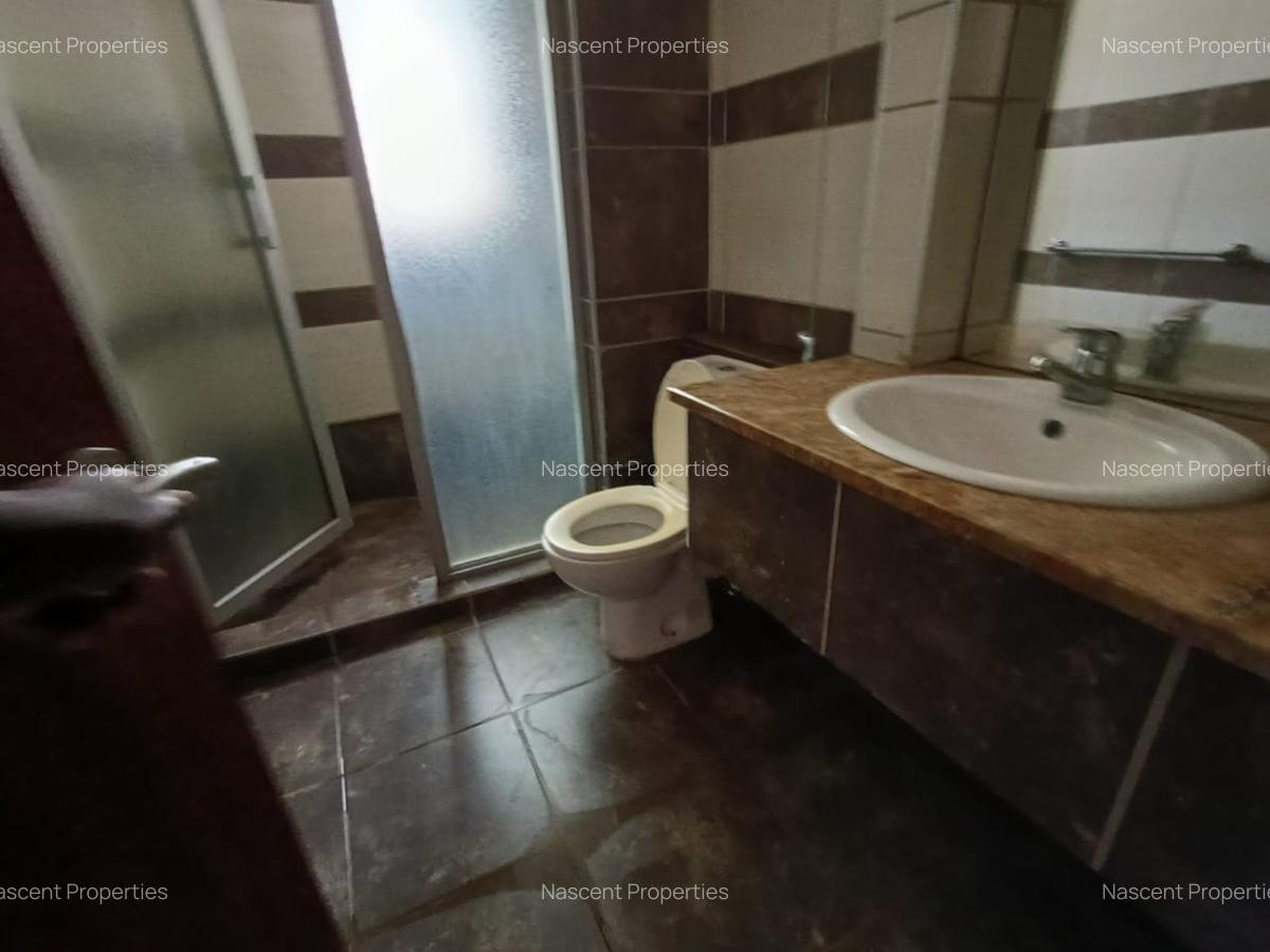 3 Bed Apartment with En Suite in Parklands - 11