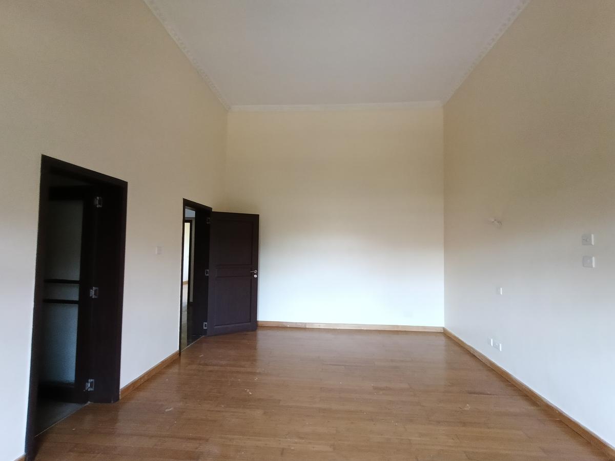 5 Bed Townhouse with En Suite in Lavington - 4