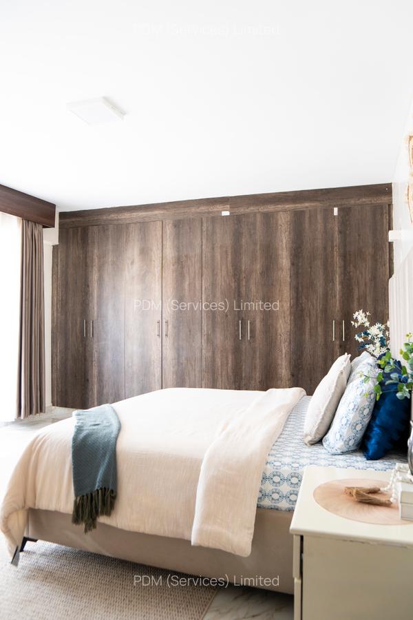 4 Bed Apartment with En Suite in Parklands - 2