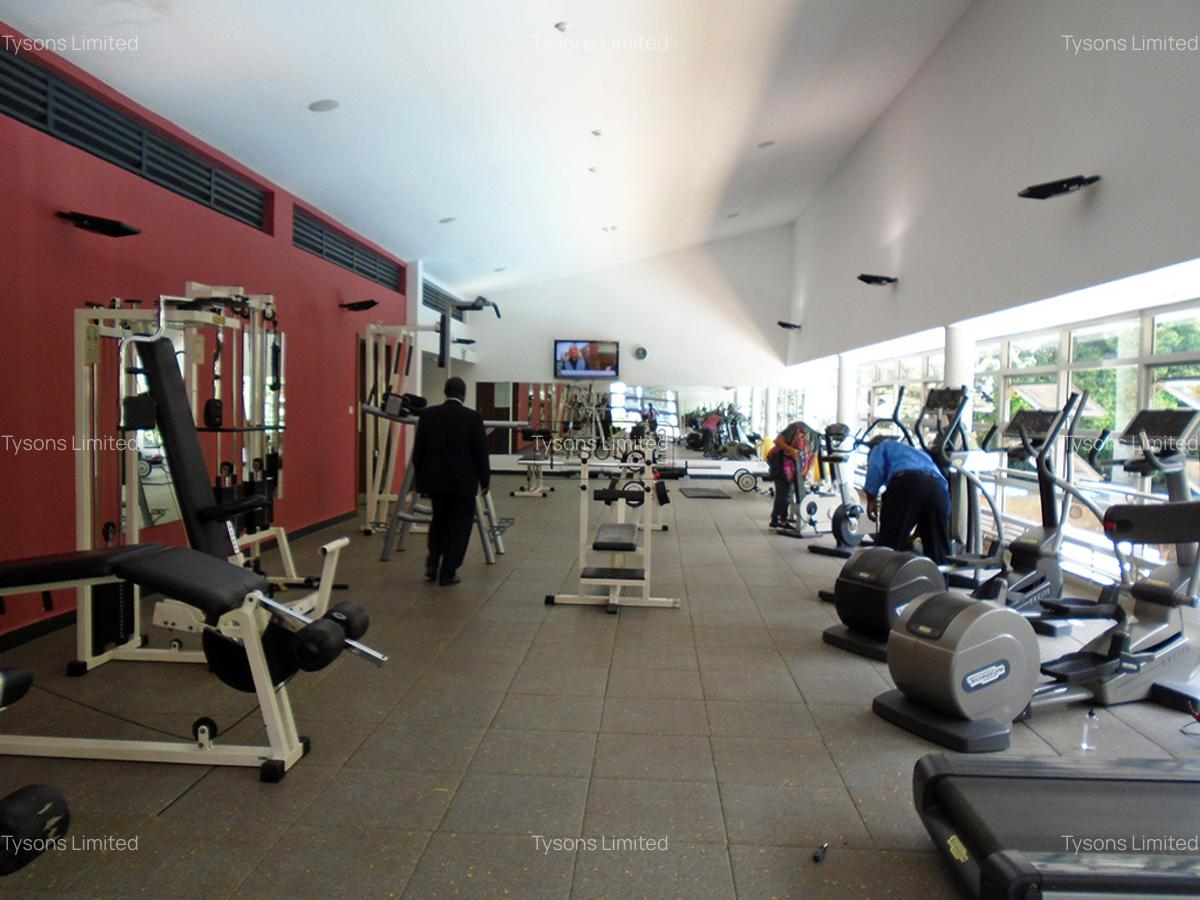 3 Bed Apartment with En Suite in Westlands Area - 16