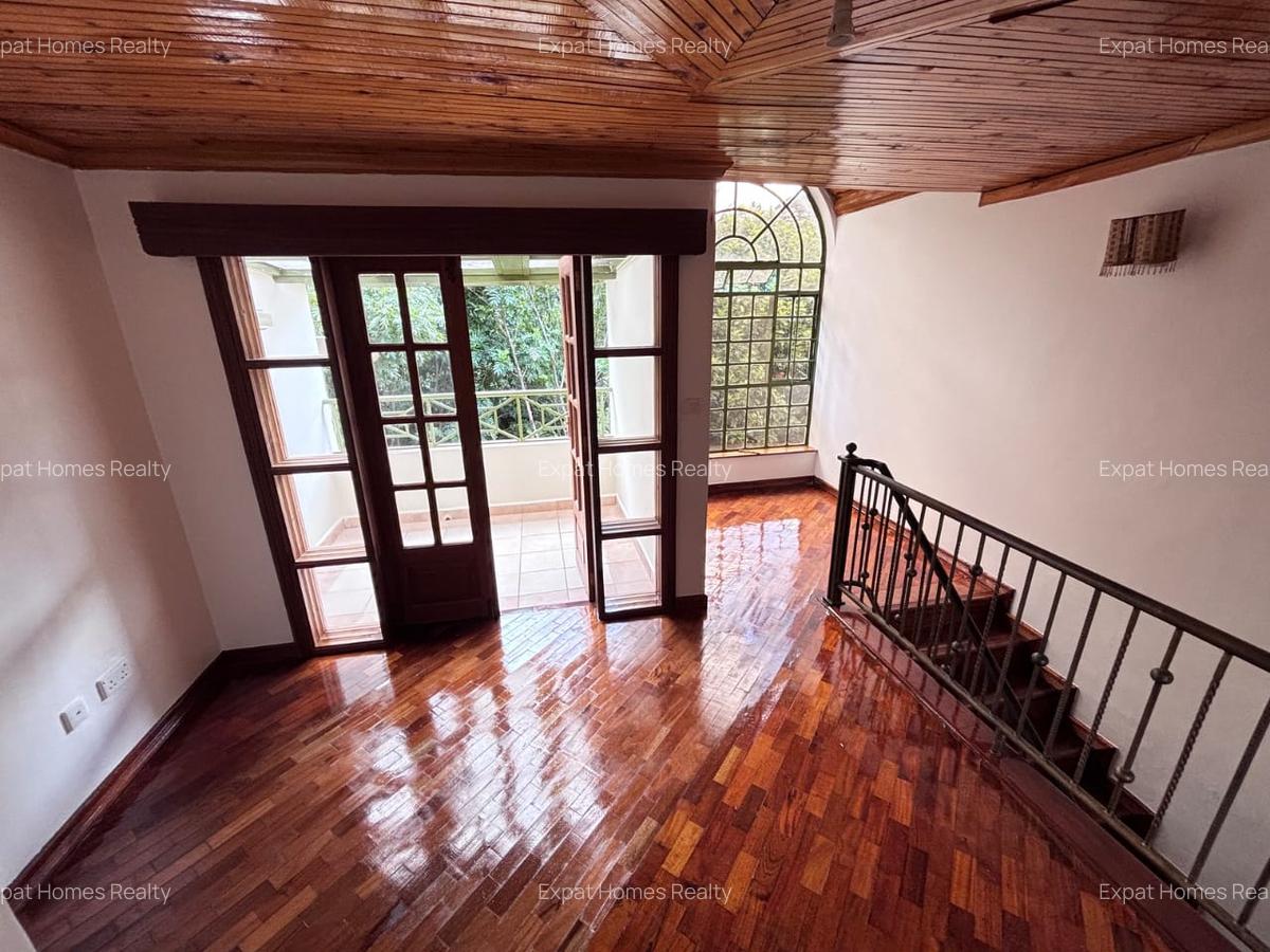 4 Bed Townhouse with En Suite in Lavington - 18