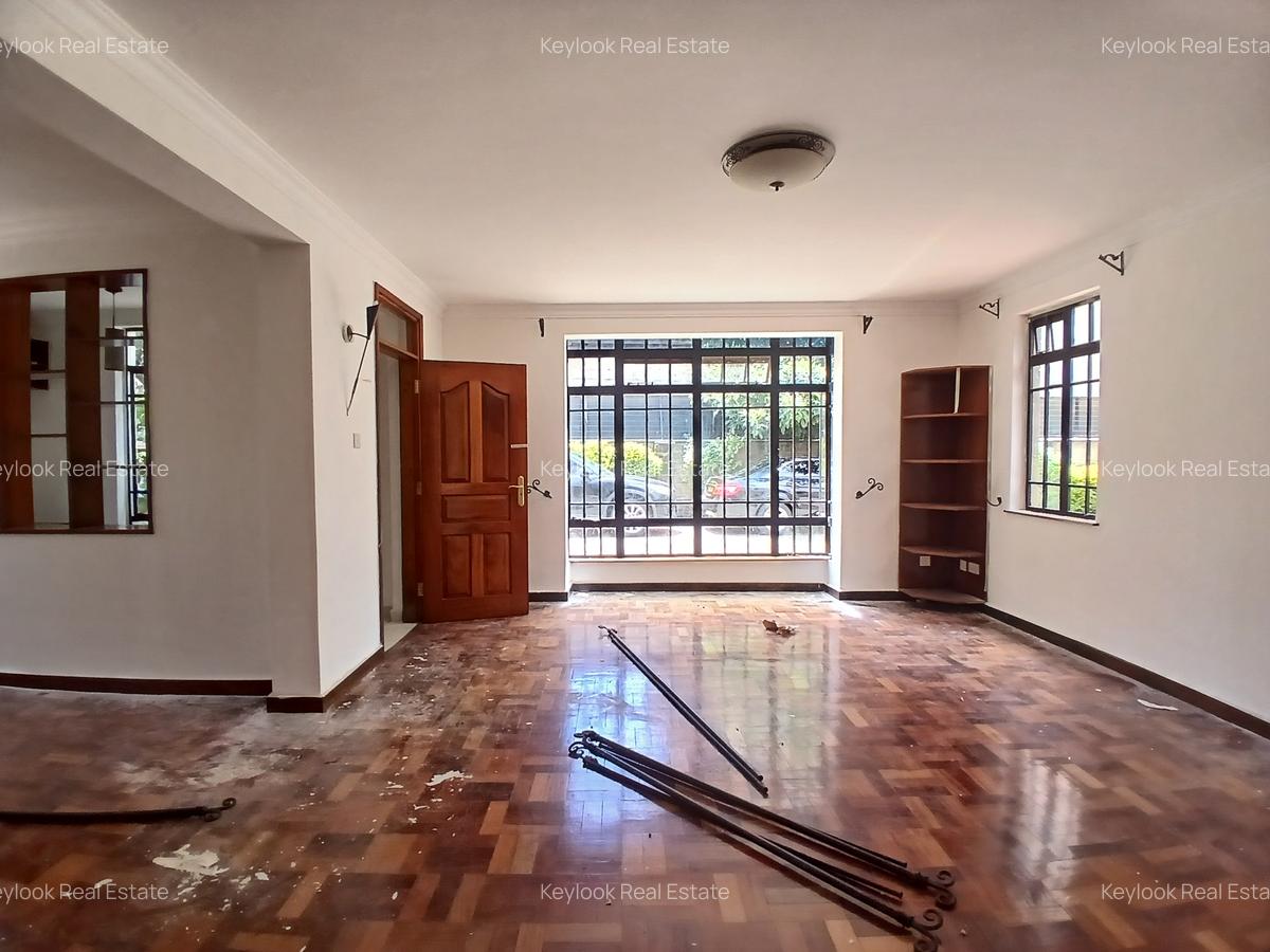 5 Bed Townhouse with En Suite at Mbaazi Avenue - 11