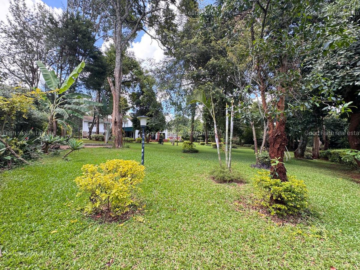 5 Bed House with En Suite in Runda - 13