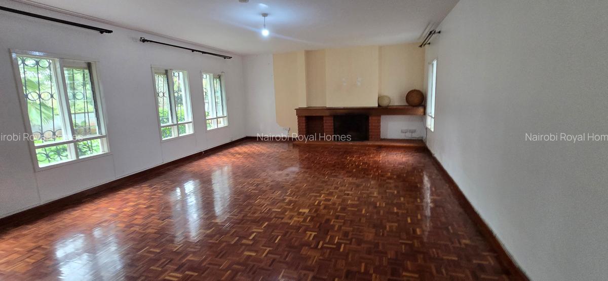 4 Bed House with En Suite at Hill View - 8