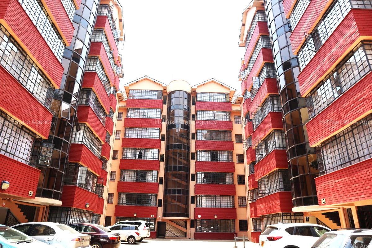3 Bed Apartment with En Suite in Parklands - 1