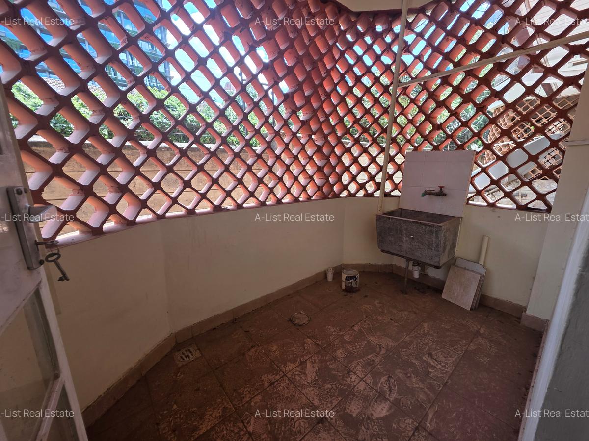 3 Bed Apartment with En Suite at Westlands - 4