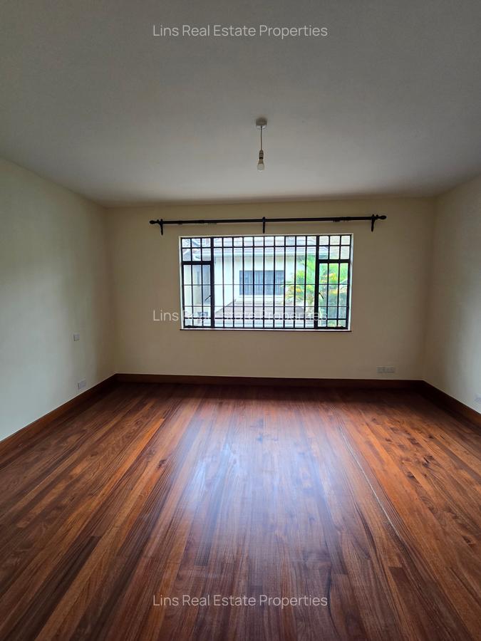 5 Bed Townhouse with En Suite in Lavington - 9