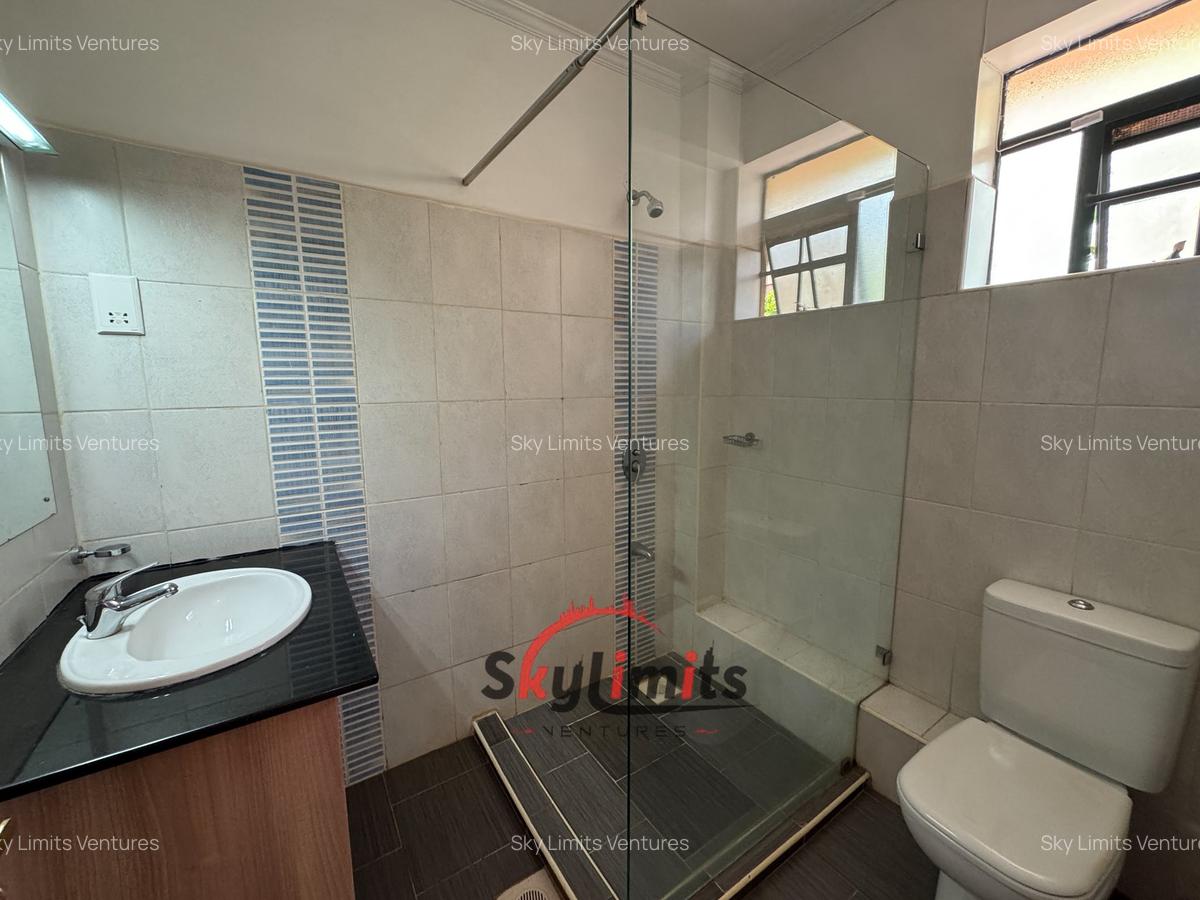 4 Bed Townhouse with En Suite in Kitisuru - 17