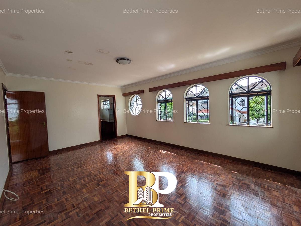 5 Bed Townhouse with En Suite in Spring Valley - 8