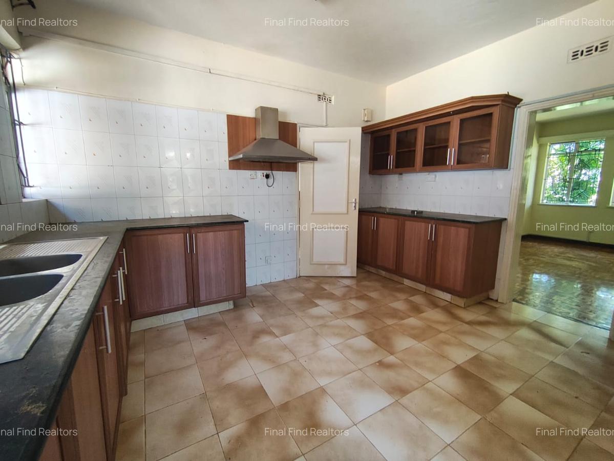 5 Bed House with Staff Quarters in Runda - 14